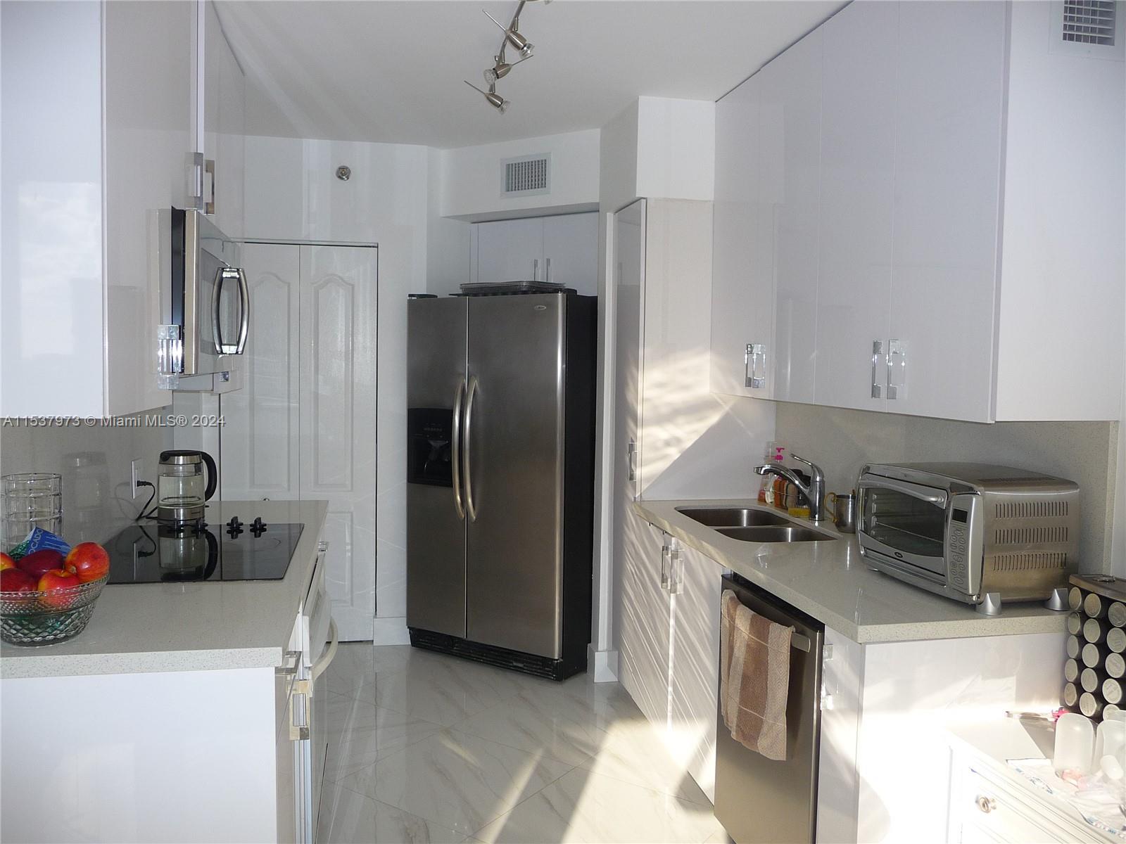 20185 E Country Club Dr 1104, Aventura, Florida 33180, 2 Bedrooms Bedrooms, ,2 BathroomsBathrooms,Residentiallease,For Rent,20185 E Country Club Dr 1104,A11537973