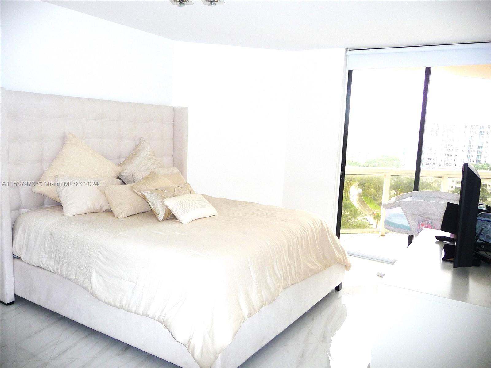 20185 E Country Club Dr 1104, Aventura, Florida 33180, 2 Bedrooms Bedrooms, ,2 BathroomsBathrooms,Residentiallease,For Rent,20185 E Country Club Dr 1104,A11537973