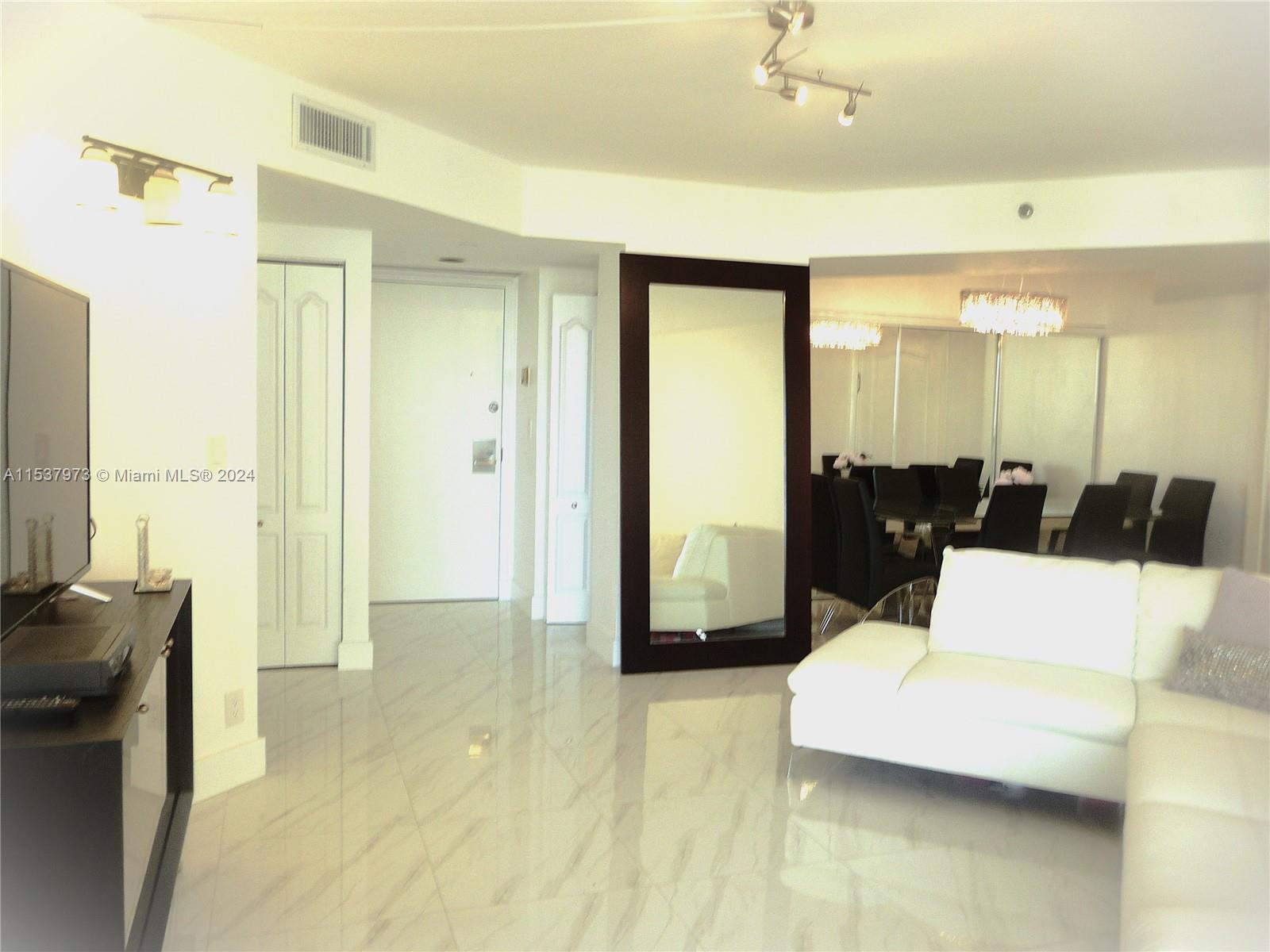 20185 E Country Club Dr 1104, Aventura, Florida 33180, 2 Bedrooms Bedrooms, ,2 BathroomsBathrooms,Residentiallease,For Rent,20185 E Country Club Dr 1104,A11537973