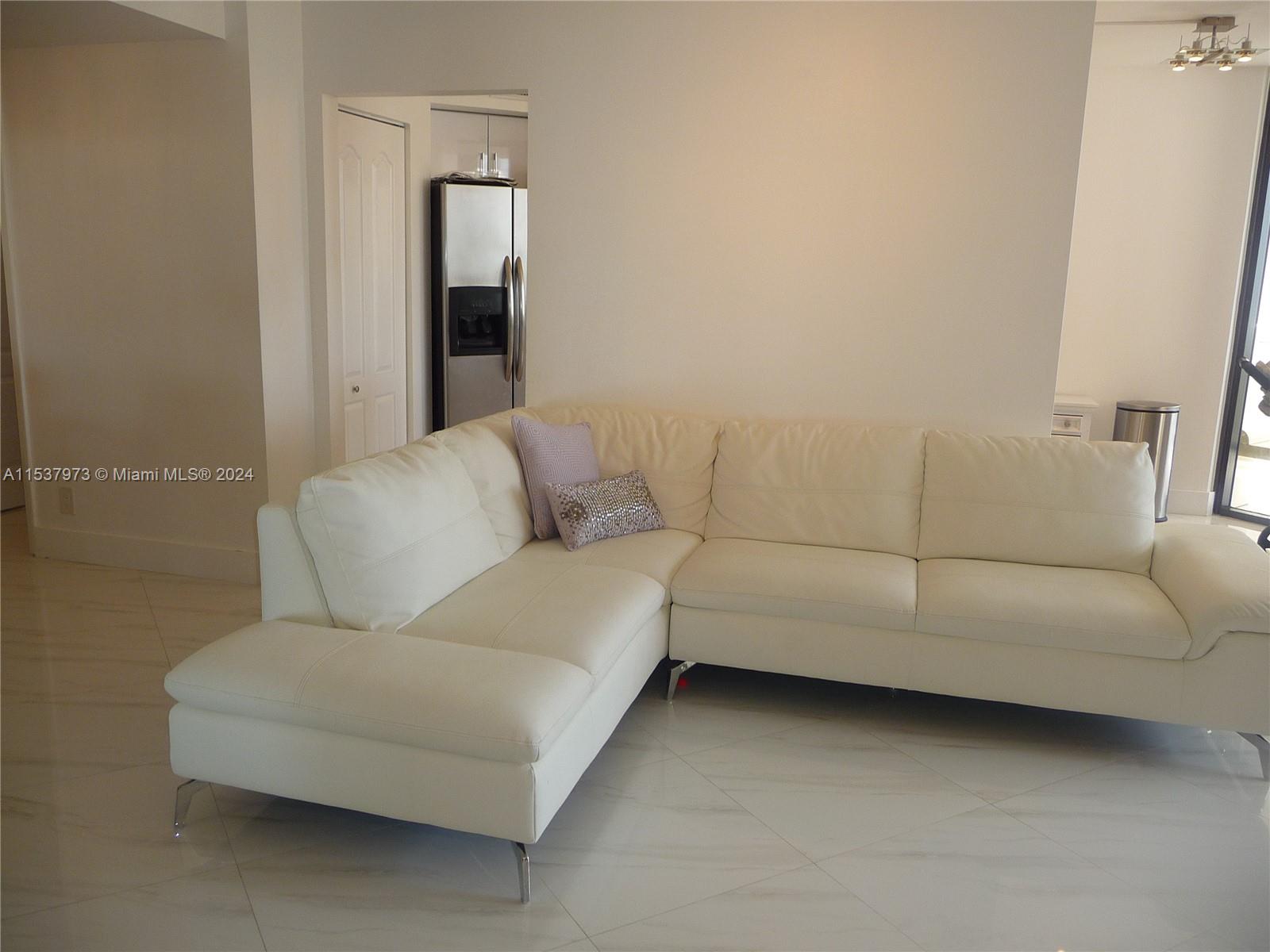 20185 E Country Club Dr 1104, Aventura, Florida 33180, 2 Bedrooms Bedrooms, ,2 BathroomsBathrooms,Residentiallease,For Rent,20185 E Country Club Dr 1104,A11537973