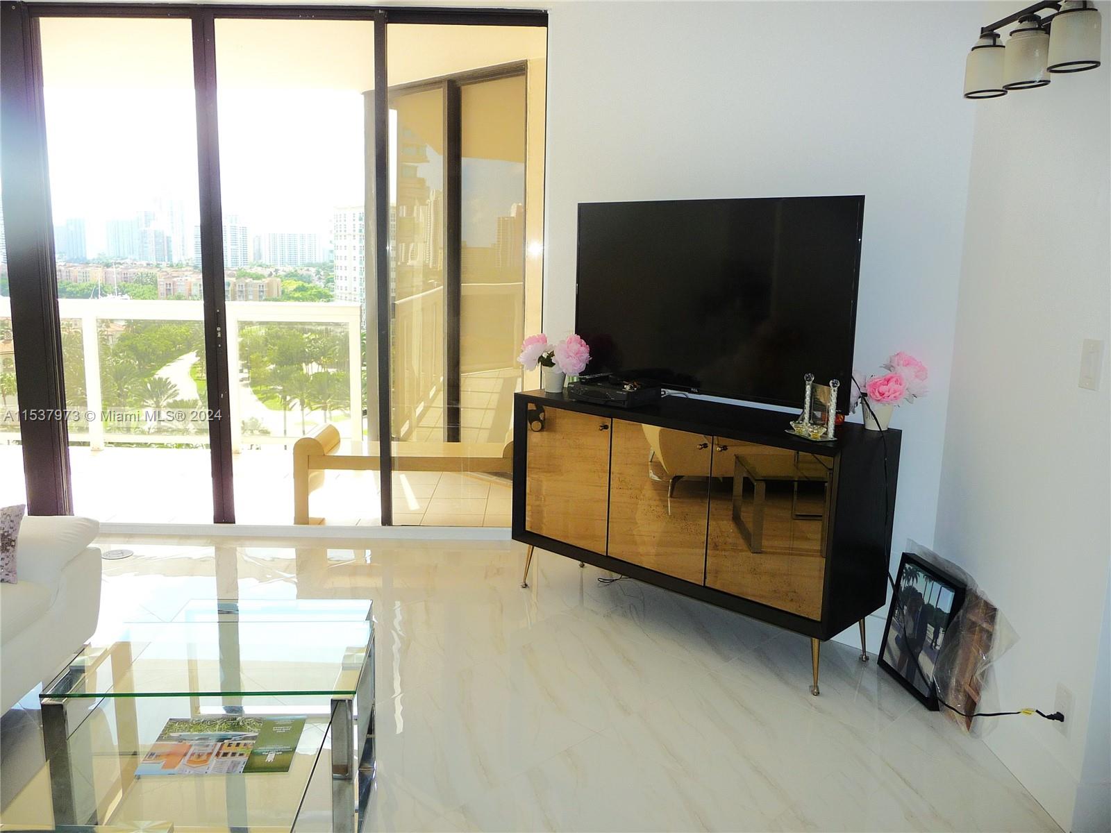 20185 E Country Club Dr 1104, Aventura, Florida 33180, 2 Bedrooms Bedrooms, ,2 BathroomsBathrooms,Residentiallease,For Rent,20185 E Country Club Dr 1104,A11537973