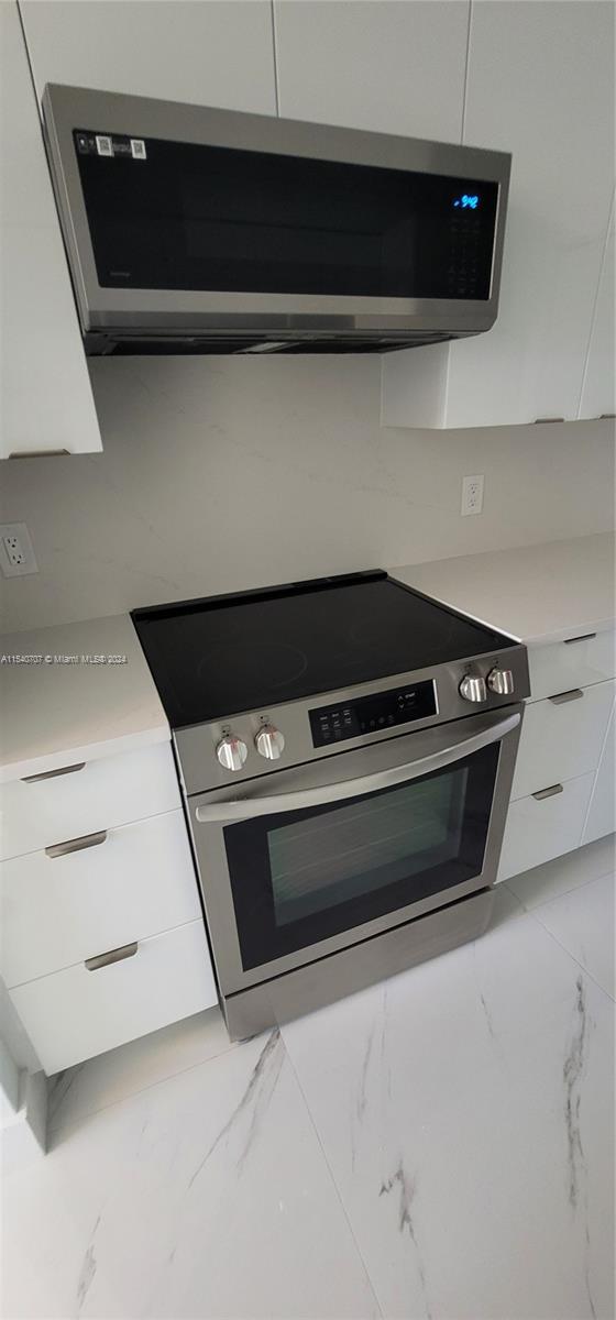 500 NE 2nd St 313, Dania Beach, Florida 33004, 2 Bedrooms Bedrooms, ,2 BathroomsBathrooms,Residentiallease,For Rent,500 NE 2nd St 313,A11540707