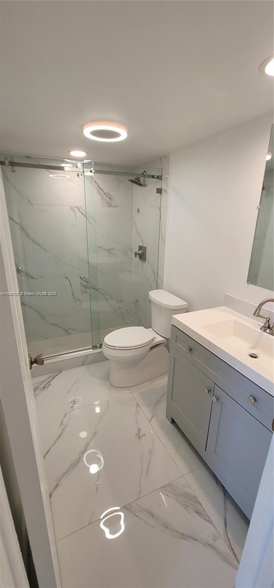 500 NE 2nd St 313, Dania Beach, Florida 33004, 2 Bedrooms Bedrooms, ,2 BathroomsBathrooms,Residentiallease,For Rent,500 NE 2nd St 313,A11540707