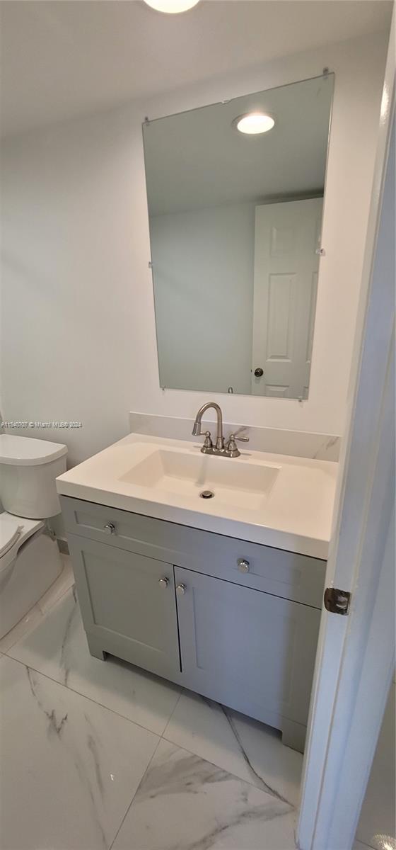 500 NE 2nd St 313, Dania Beach, Florida 33004, 2 Bedrooms Bedrooms, ,2 BathroomsBathrooms,Residentiallease,For Rent,500 NE 2nd St 313,A11540707