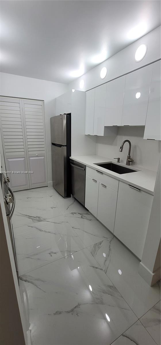 500 NE 2nd St 313, Dania Beach, Florida 33004, 2 Bedrooms Bedrooms, ,2 BathroomsBathrooms,Residentiallease,For Rent,500 NE 2nd St 313,A11540707