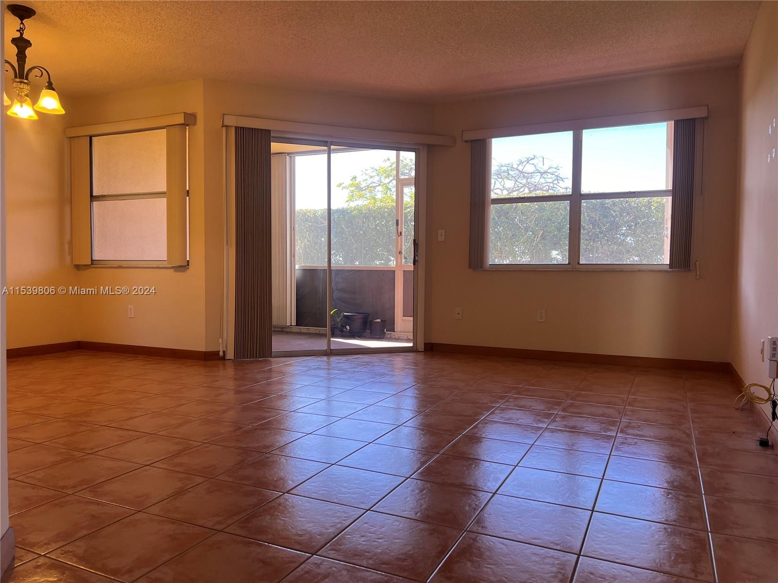 2259 SE 27th Dr 104-E, Homestead, Florida 33035, 2 Bedrooms Bedrooms, ,2 BathroomsBathrooms,Residential,For Sale,2259 SE 27th Dr 104-E,A11539806