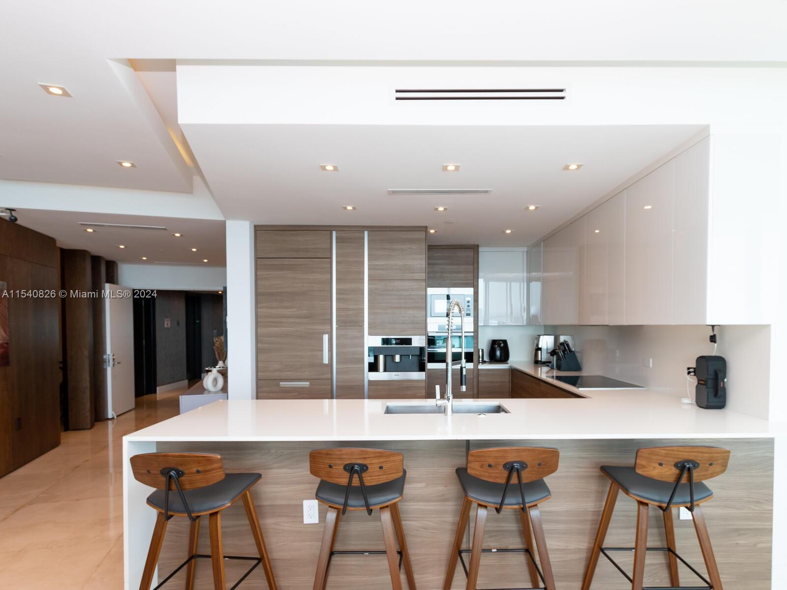 900 Biscayne Blvd 3406, Miami, Florida 33132, 3 Bedrooms Bedrooms, ,4 BathroomsBathrooms,Residential,For Sale,900 Biscayne Blvd 3406,A11540826