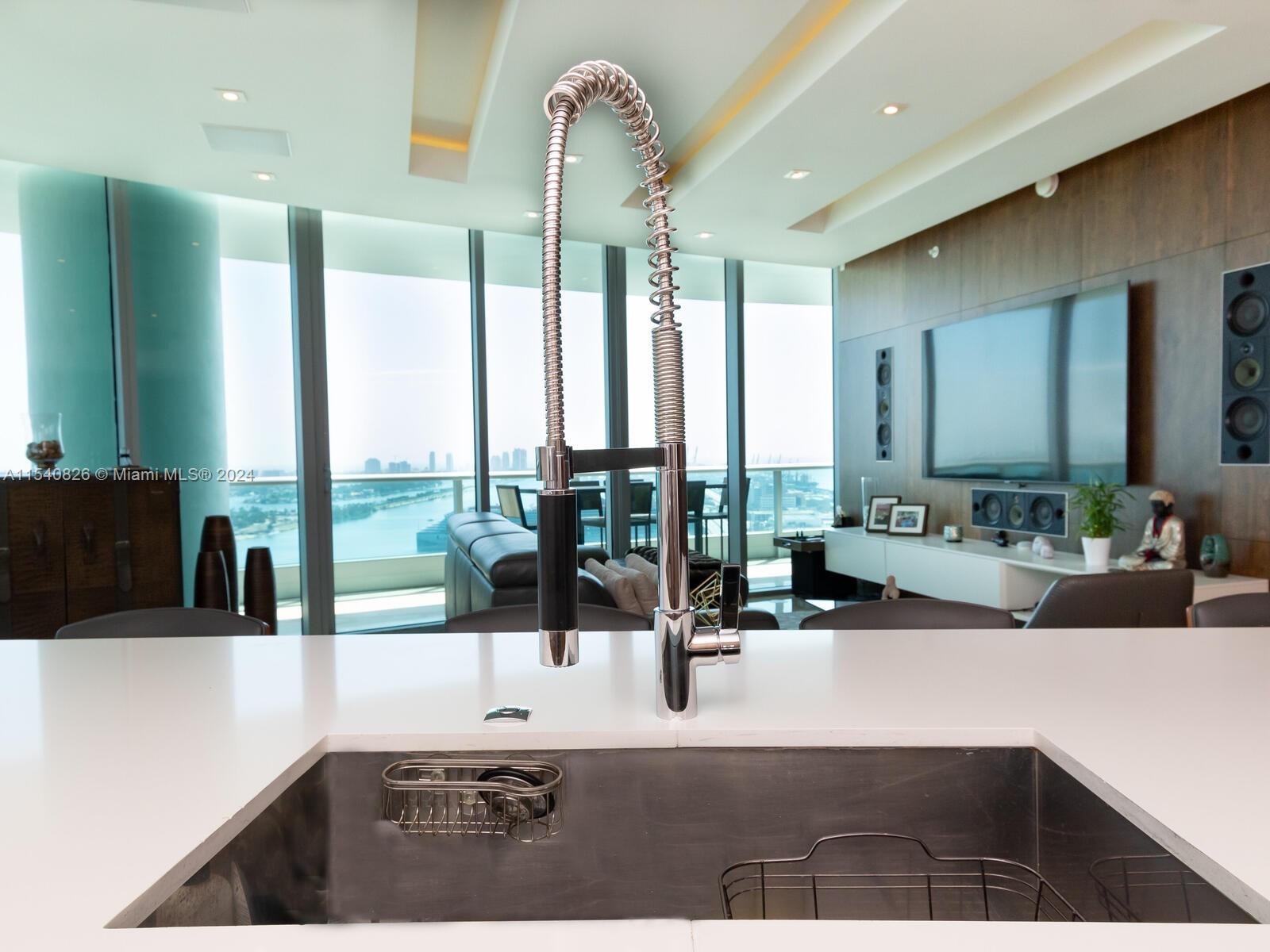 900 Biscayne Blvd 3406, Miami, Florida 33132, 3 Bedrooms Bedrooms, ,4 BathroomsBathrooms,Residential,For Sale,900 Biscayne Blvd 3406,A11540826