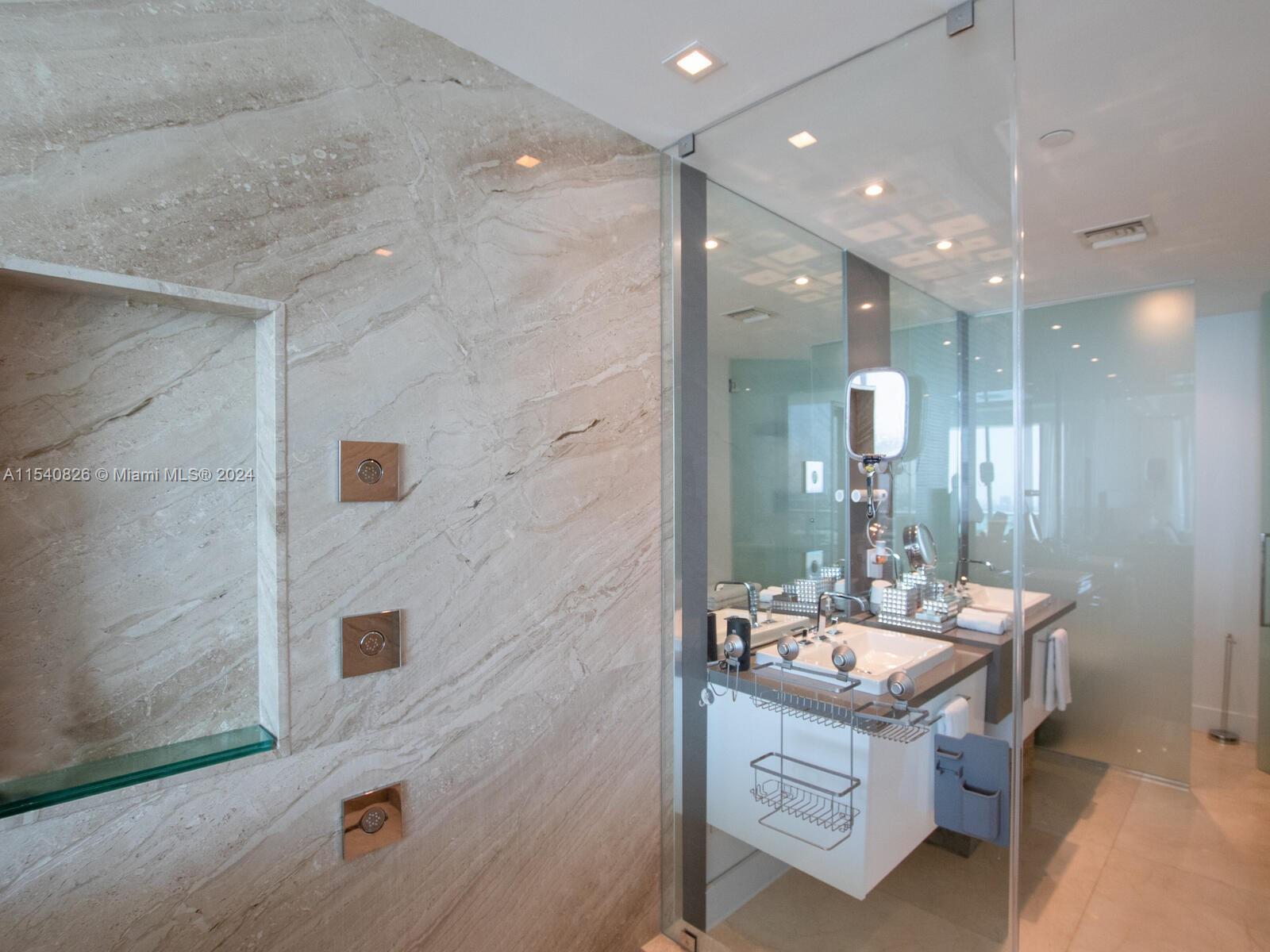 900 Biscayne Blvd 3406, Miami, Florida 33132, 3 Bedrooms Bedrooms, ,4 BathroomsBathrooms,Residential,For Sale,900 Biscayne Blvd 3406,A11540826