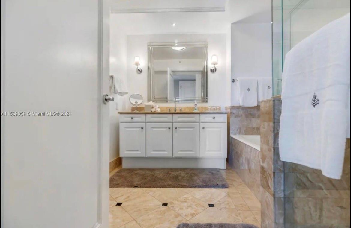 1435 Brickell Ave 3401, Miami, Florida 33131, 2 Bedrooms Bedrooms, ,2 BathroomsBathrooms,Residential,For Sale,1435 Brickell Ave 3401,A11539059