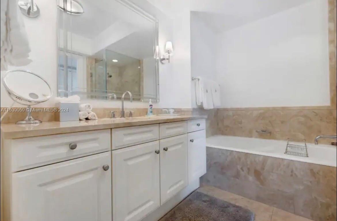 1435 Brickell Ave 3401, Miami, Florida 33131, 2 Bedrooms Bedrooms, ,2 BathroomsBathrooms,Residential,For Sale,1435 Brickell Ave 3401,A11539059