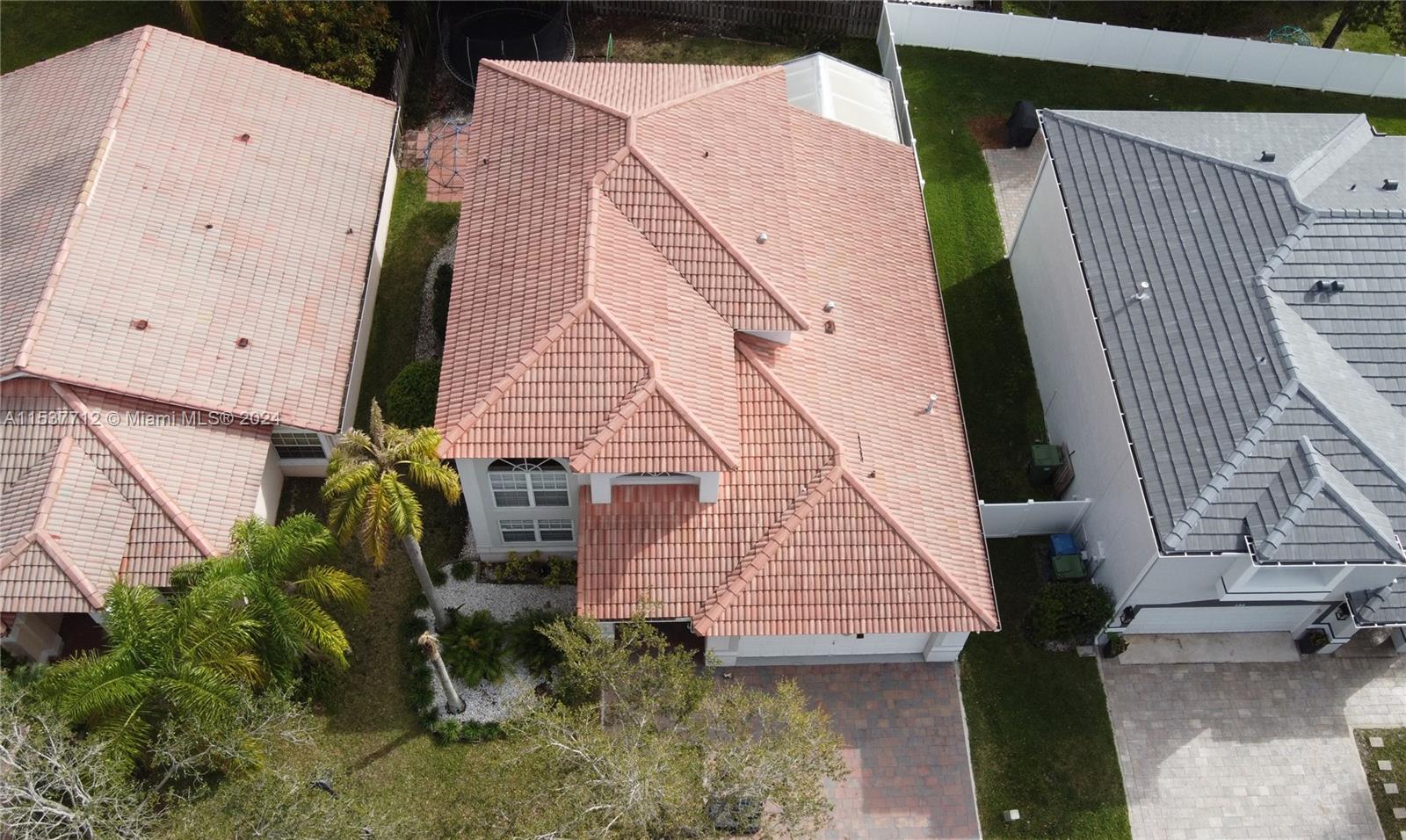 135 Gables Blvd, Weston, FL, 33326 United States, 3 Bedrooms Bedrooms, ,2 BathroomsBathrooms,Residential,For Sale,Gables Blvd,A11537712