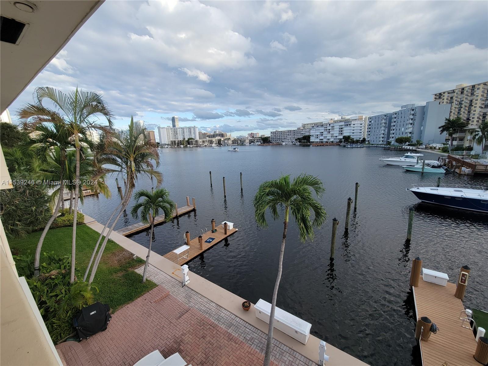 2000  Diana Dr #305 For Sale A11539246, FL