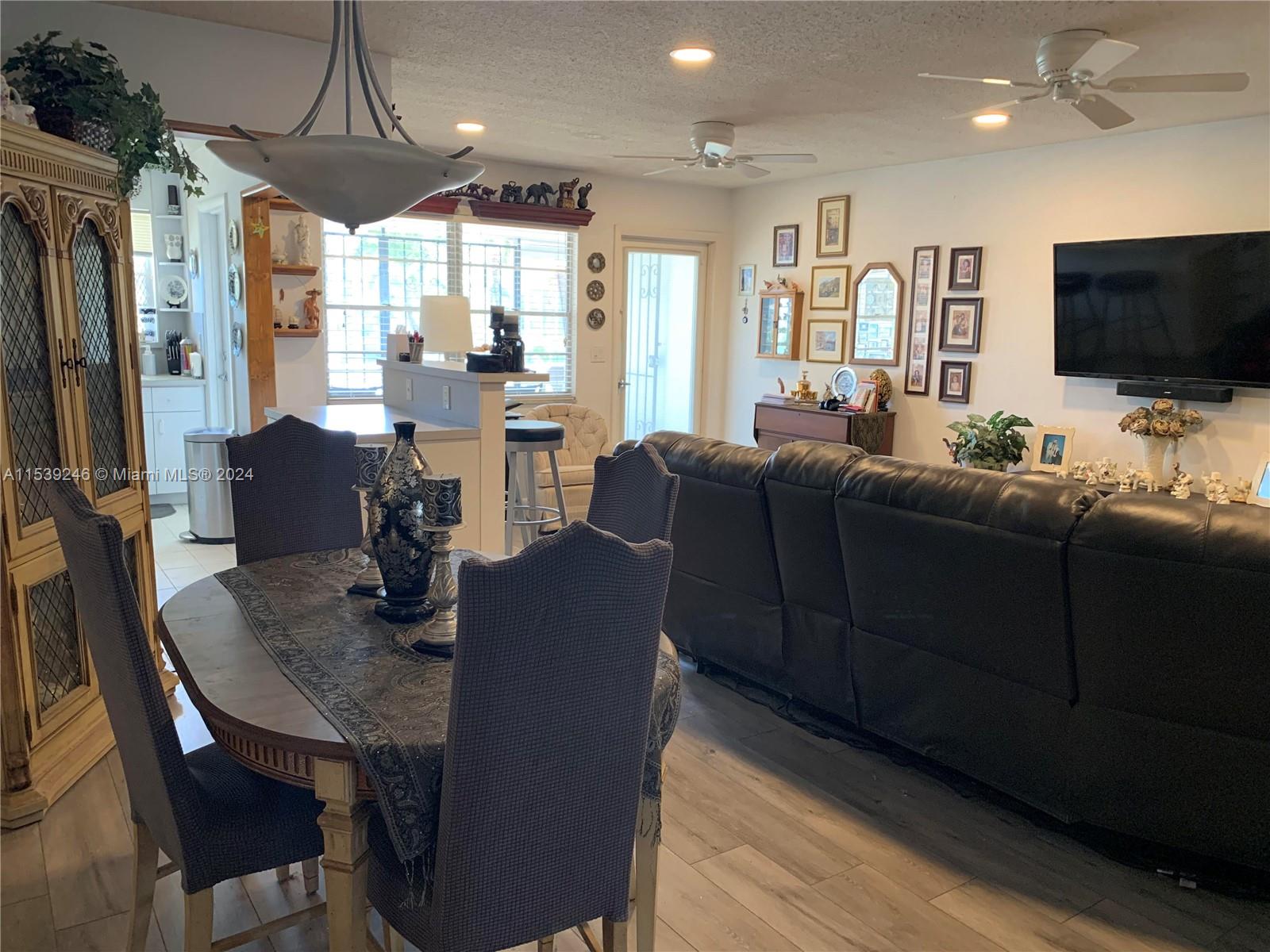 2000 Diana Dr 305, Hallandale Beach, Florida 33009, 2 Bedrooms Bedrooms, ,2 BathroomsBathrooms,Residential,For Sale,2000 Diana Dr 305,A11539246