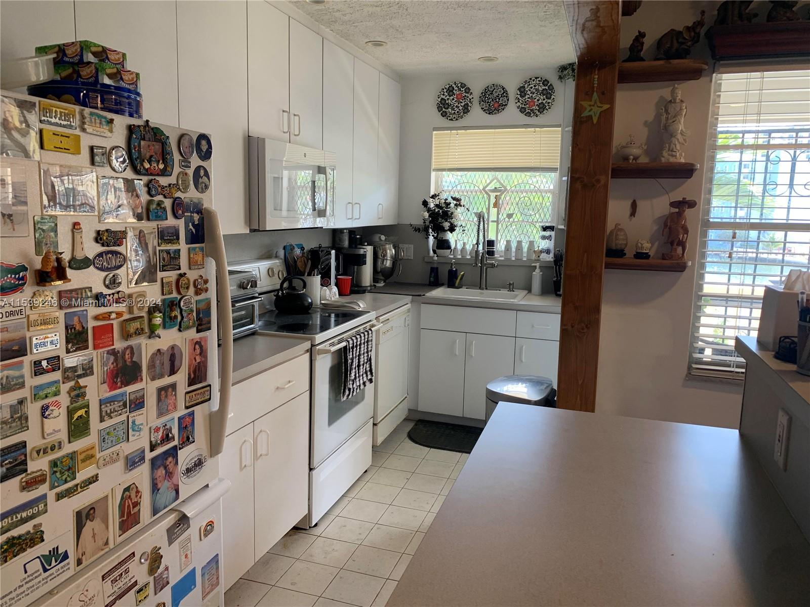 2000 Diana Dr 305, Hallandale Beach, Florida 33009, 2 Bedrooms Bedrooms, ,2 BathroomsBathrooms,Residential,For Sale,2000 Diana Dr 305,A11539246