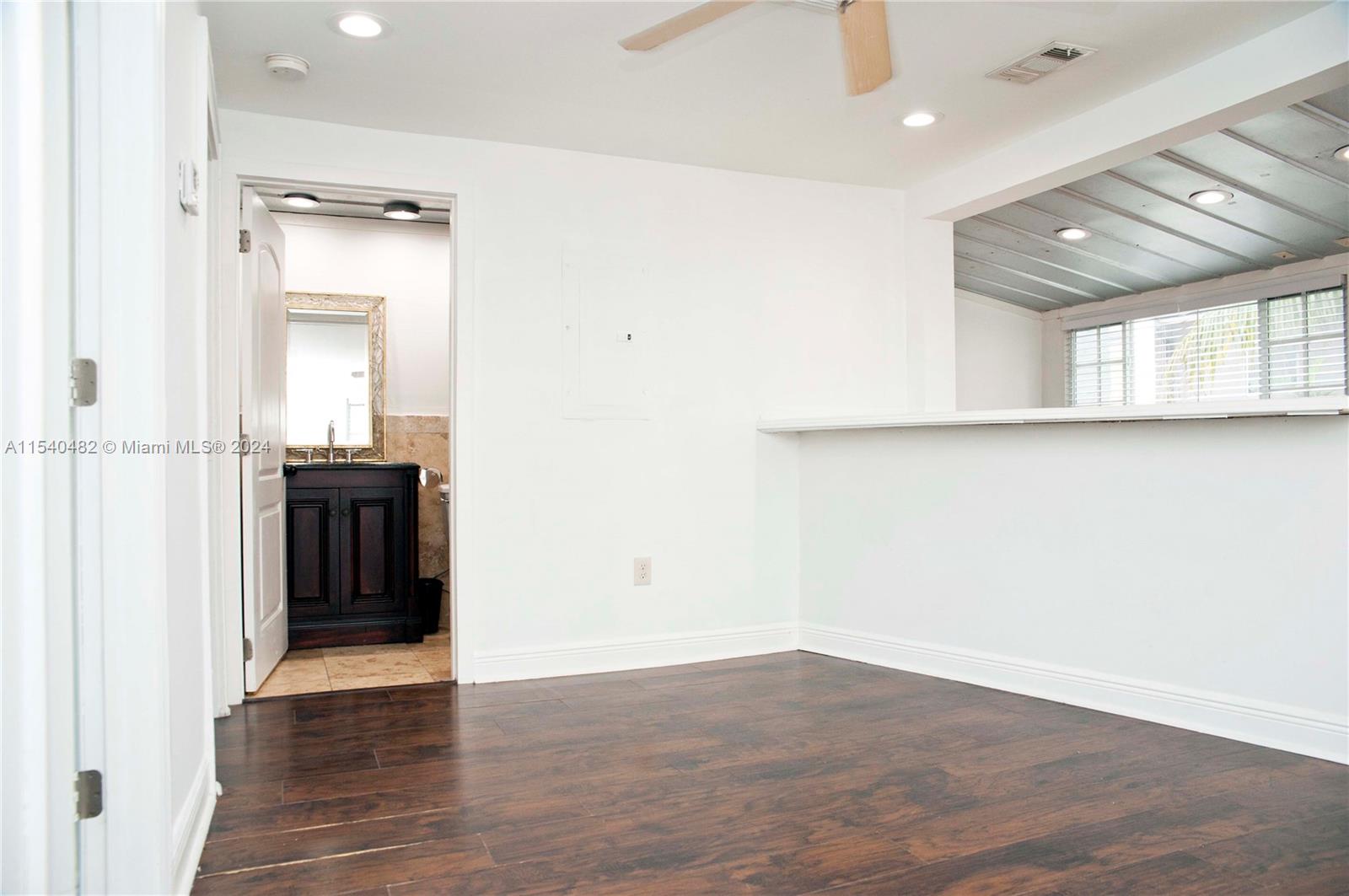 219-223 S 17 Avenue #1-10, Hollywood, Florida 33020, ,Commercialsale,For Sale,219-223 S 17 Avenue #1-10,A11540482