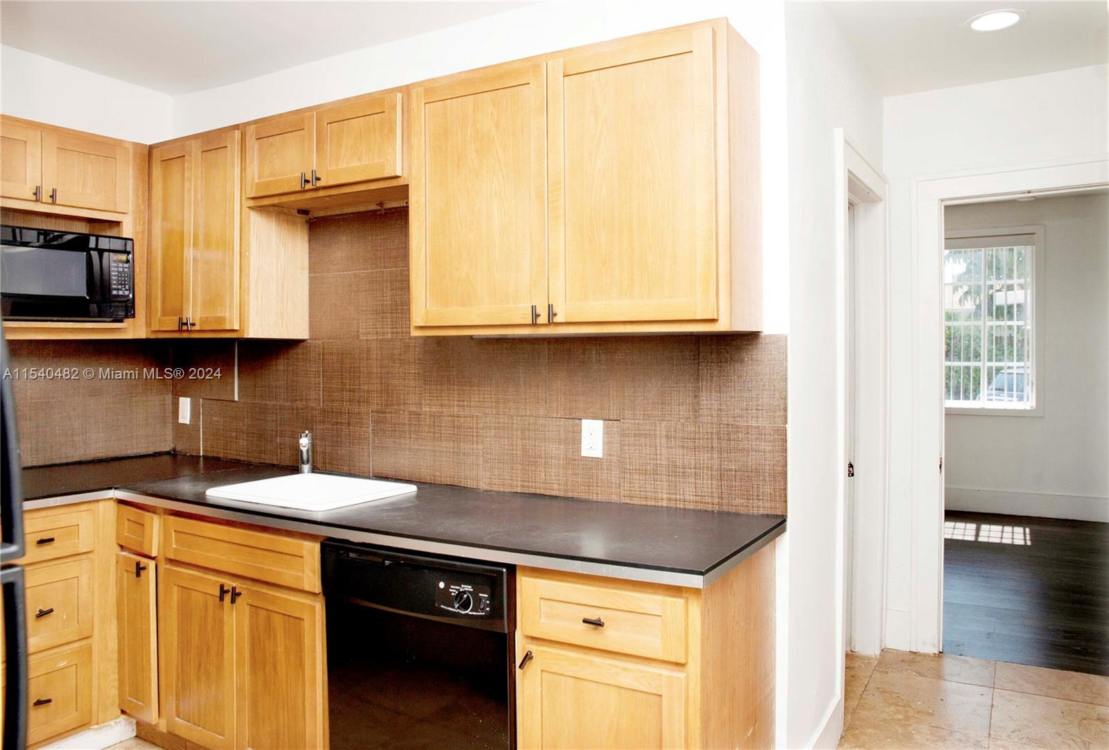 219-223 S 17 Avenue #1-10, Hollywood, Florida 33020, ,Commercialsale,For Sale,219-223 S 17 Avenue #1-10,A11540482