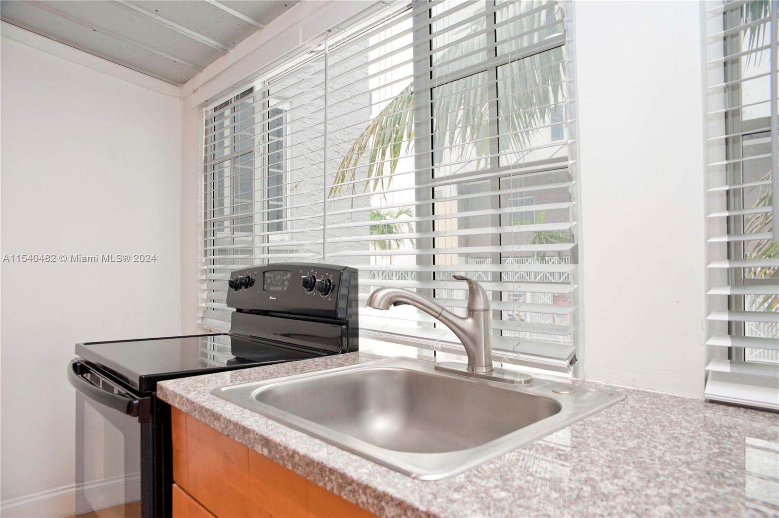 219-223 S 17 Avenue #1-10, Hollywood, Florida 33020, ,Commercialsale,For Sale,219-223 S 17 Avenue #1-10,A11540482