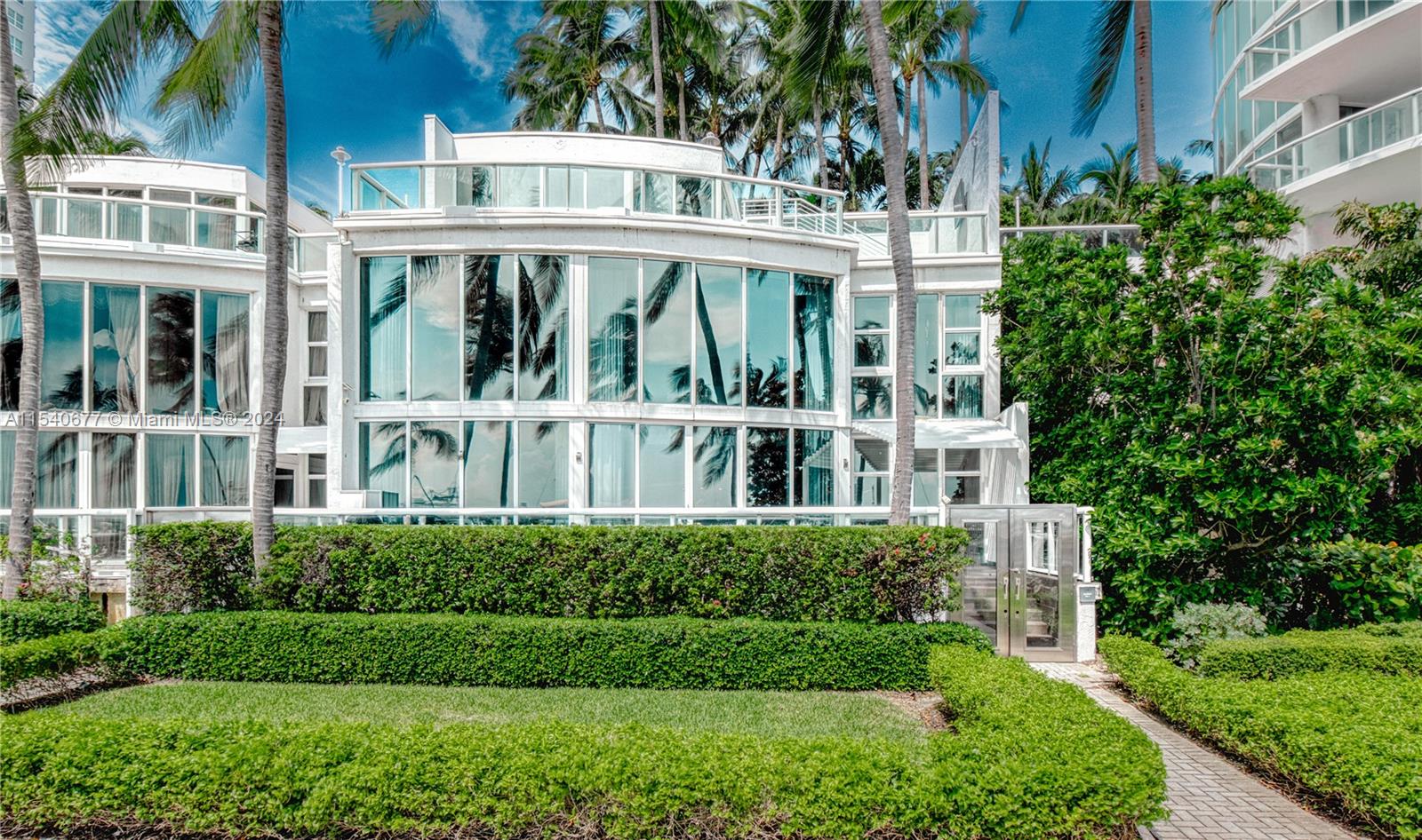 1000 Pointe Dr, Miami Beach, FL, 33139 United States, 3 Bedrooms Bedrooms, ,3 BathroomsBathrooms,Residential,For Sale,Pointe Dr,A11540677