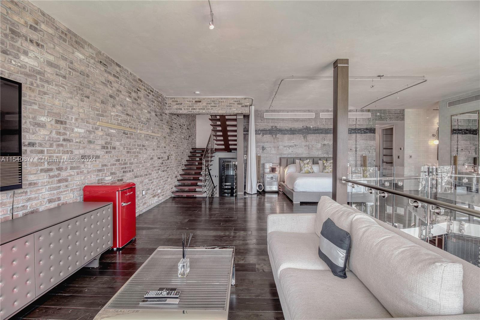 1000 Pointe Dr, Miami Beach, FL, 33139 United States, 3 Bedrooms Bedrooms, ,3 BathroomsBathrooms,Residential,For Sale,Pointe Dr,A11540677