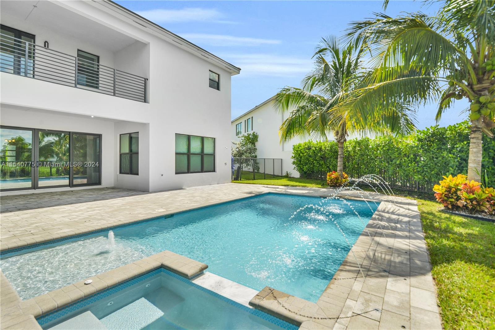 8586 Apple Falls Ln, Boca Raton, FL 33496