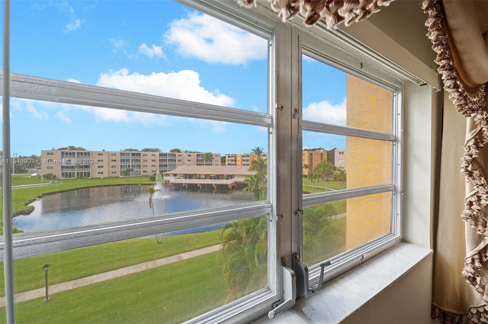 1024 SE 3rd Ave 303, Dania Beach, Florida 33004, 2 Bedrooms Bedrooms, ,2 BathroomsBathrooms,Residential,For Sale,1024 SE 3rd Ave 303,A11540903