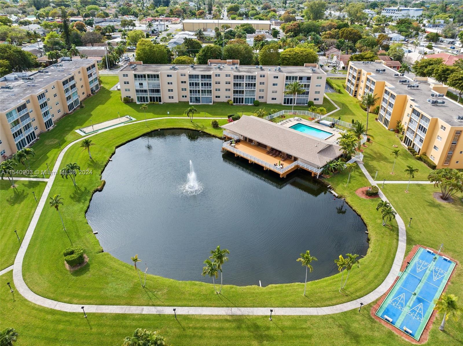 1024 SE 3rd Ave 303, Dania Beach, Florida 33004, 2 Bedrooms Bedrooms, ,2 BathroomsBathrooms,Residential,For Sale,1024 SE 3rd Ave 303,A11540903