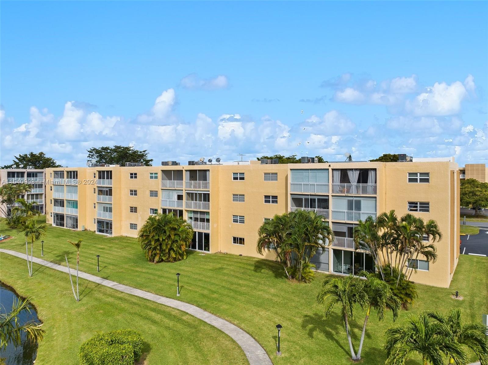 1024 SE 3rd Ave 303, Dania Beach, Florida 33004, 2 Bedrooms Bedrooms, ,2 BathroomsBathrooms,Residential,For Sale,1024 SE 3rd Ave 303,A11540903