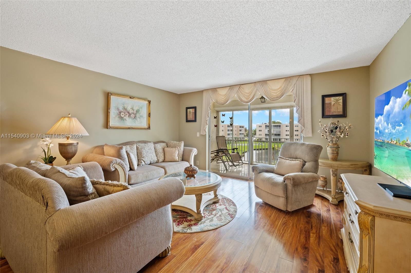 Spacious Living Room