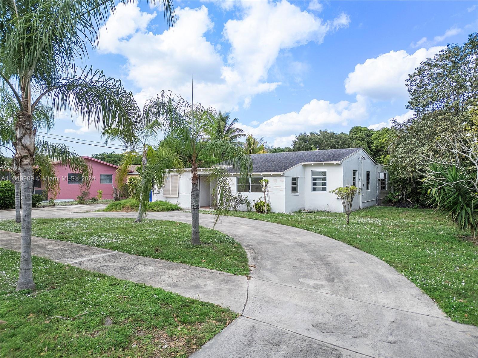 5709 Mckinley St 1, Hollywood, Florida 33021, 4 Bedrooms Bedrooms, ,1 BathroomBathrooms,Residentiallease,For Rent,5709 Mckinley St 1,A11540909