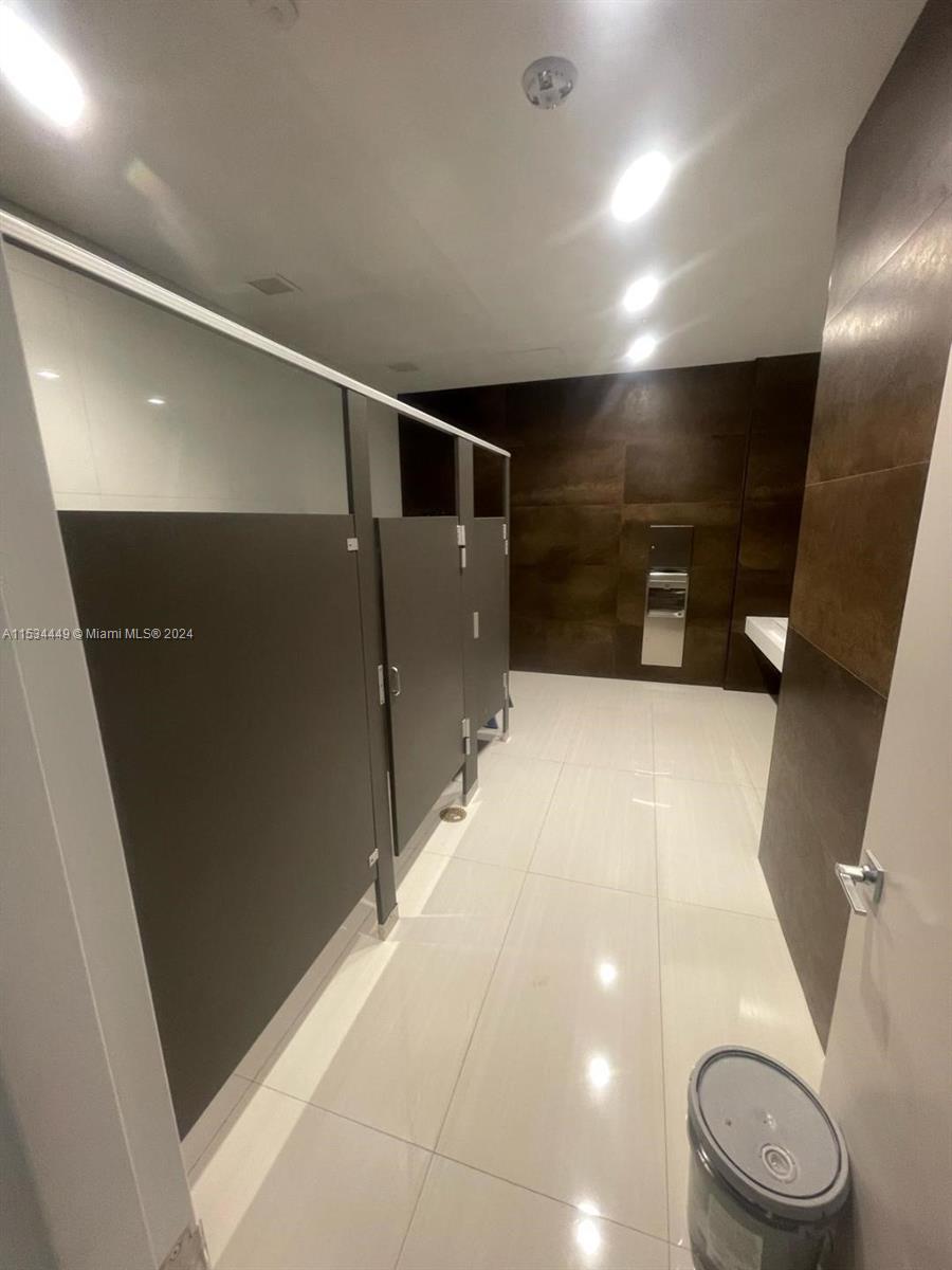 1006 E HALLANDALE BEACH BLVD 4-206, Hallandale Beach, Florida 33009, ,Commercialsale,For Sale,1006 E HALLANDALE BEACH BLVD 4-206,A11534449