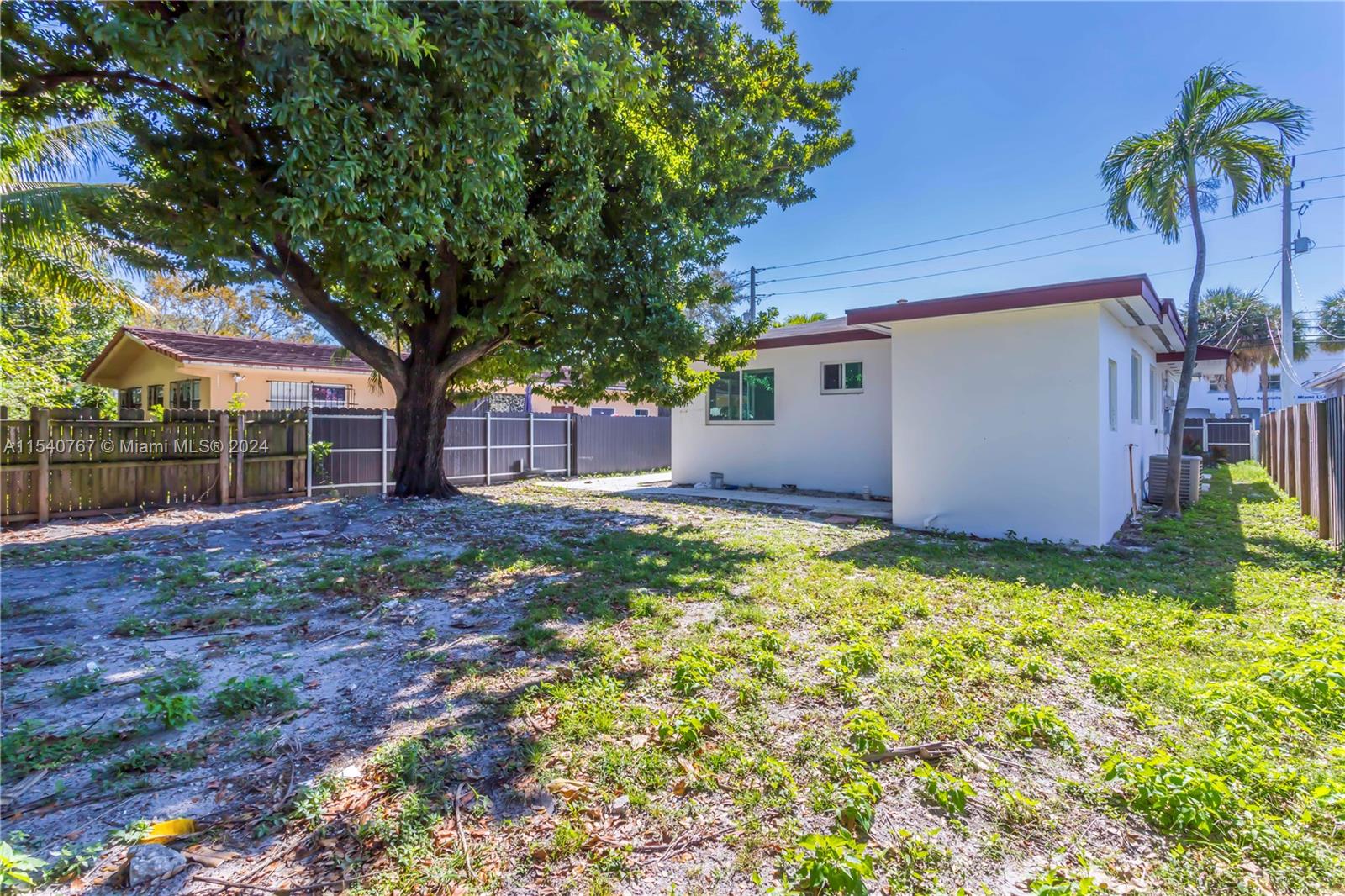 181 NE 168th St 2, North Miami Beach, Florida 33162, 2 Bedrooms Bedrooms, ,1 BathroomBathrooms,Residentiallease,For Rent,181 NE 168th St 2,A11540767