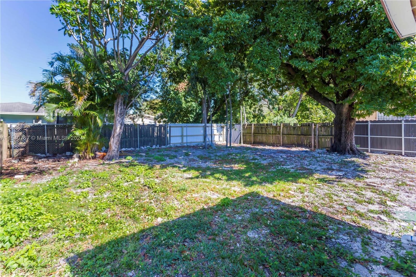 181 NE 168th St 2, North Miami Beach, Florida 33162, 2 Bedrooms Bedrooms, ,1 BathroomBathrooms,Residentiallease,For Rent,181 NE 168th St 2,A11540767