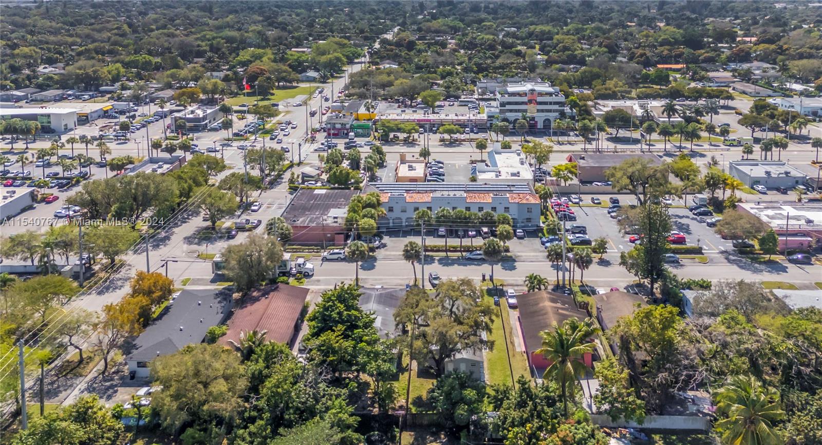 181 NE 168th St 2, North Miami Beach, Florida 33162, 2 Bedrooms Bedrooms, ,1 BathroomBathrooms,Residentiallease,For Rent,181 NE 168th St 2,A11540767