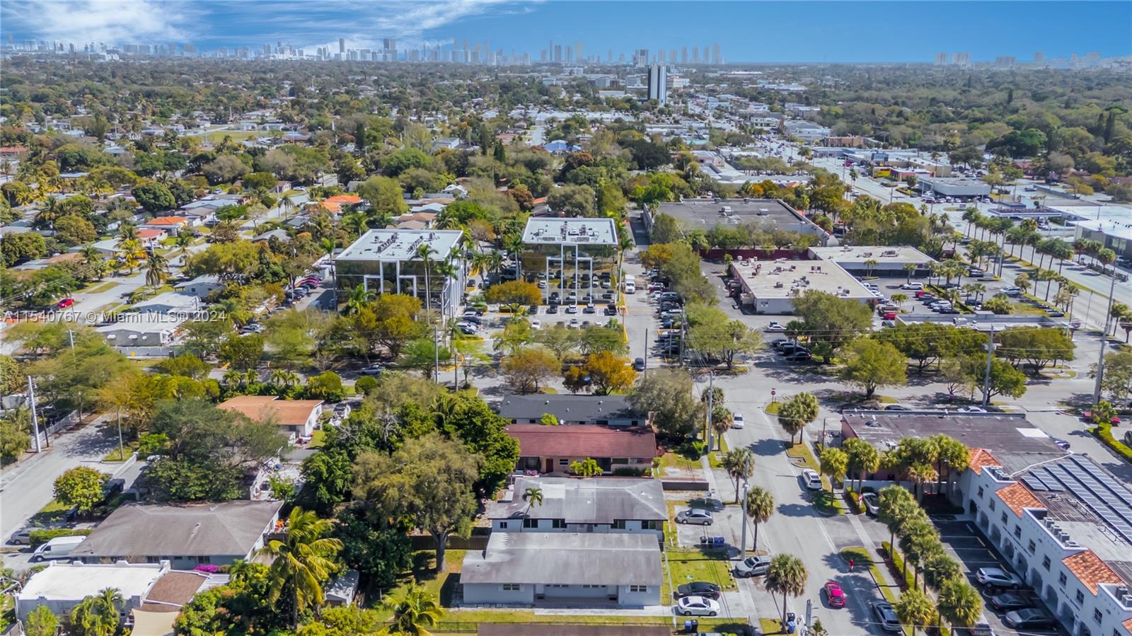 181 NE 168th St 2, North Miami Beach, Florida 33162, 2 Bedrooms Bedrooms, ,1 BathroomBathrooms,Residentiallease,For Rent,181 NE 168th St 2,A11540767