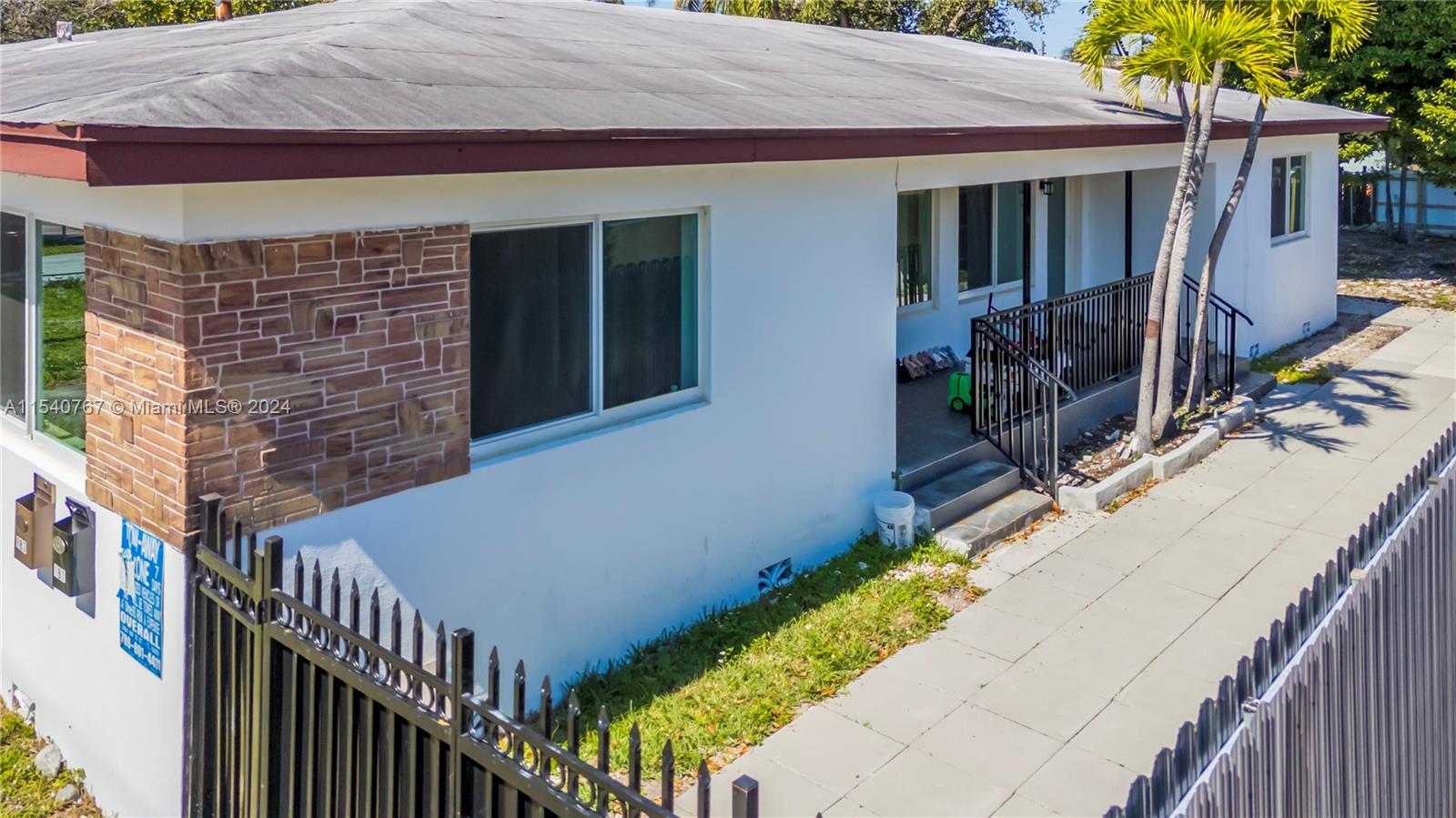 181 NE 168th St 2, North Miami Beach, Florida 33162, 2 Bedrooms Bedrooms, ,1 BathroomBathrooms,Residentiallease,For Rent,181 NE 168th St 2,A11540767