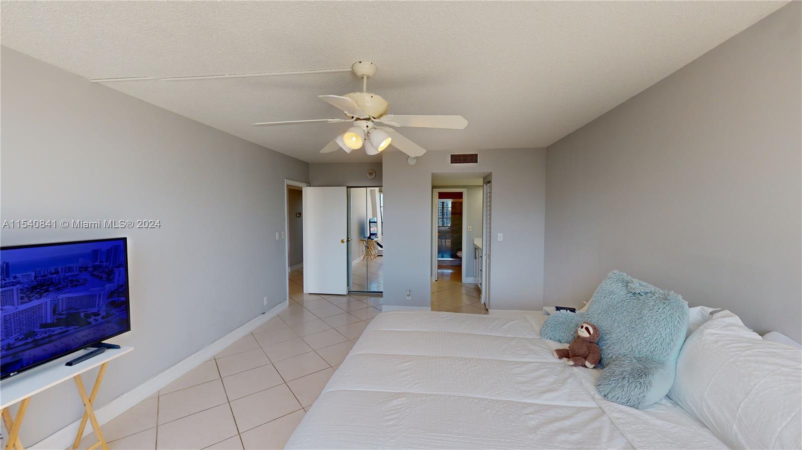 600 Three Islands Blvd 1119, Hallandale Beach, Florida 33009, 2 Bedrooms Bedrooms, ,2 BathroomsBathrooms,Residential,For Sale,600 Three Islands Blvd 1119,A11540841