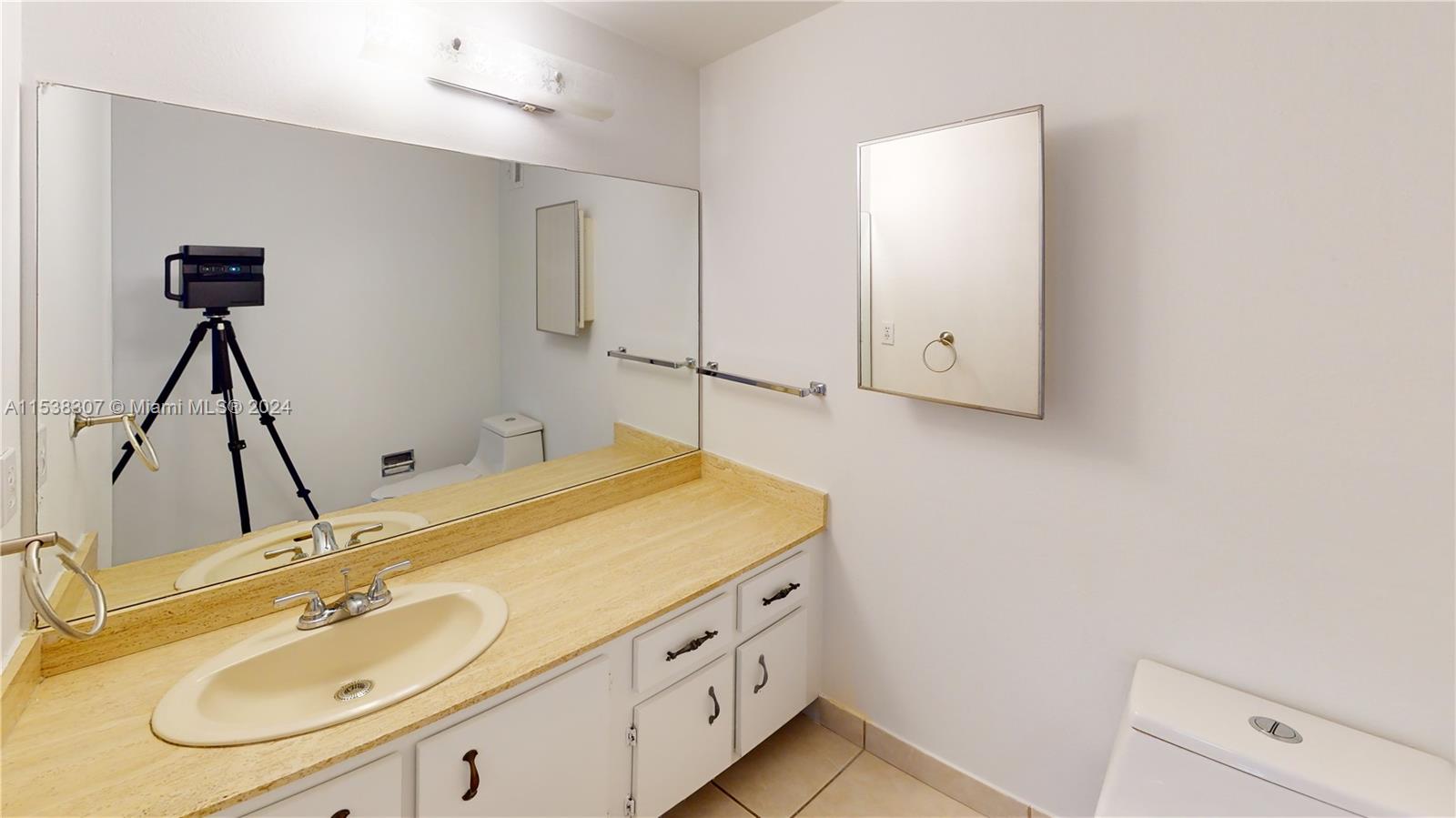 500 Three Islands Blvd 1107, Hallandale Beach, Florida 33009, 1 Bedroom Bedrooms, ,1 BathroomBathrooms,Residential,For Sale,500 Three Islands Blvd 1107,A11538307