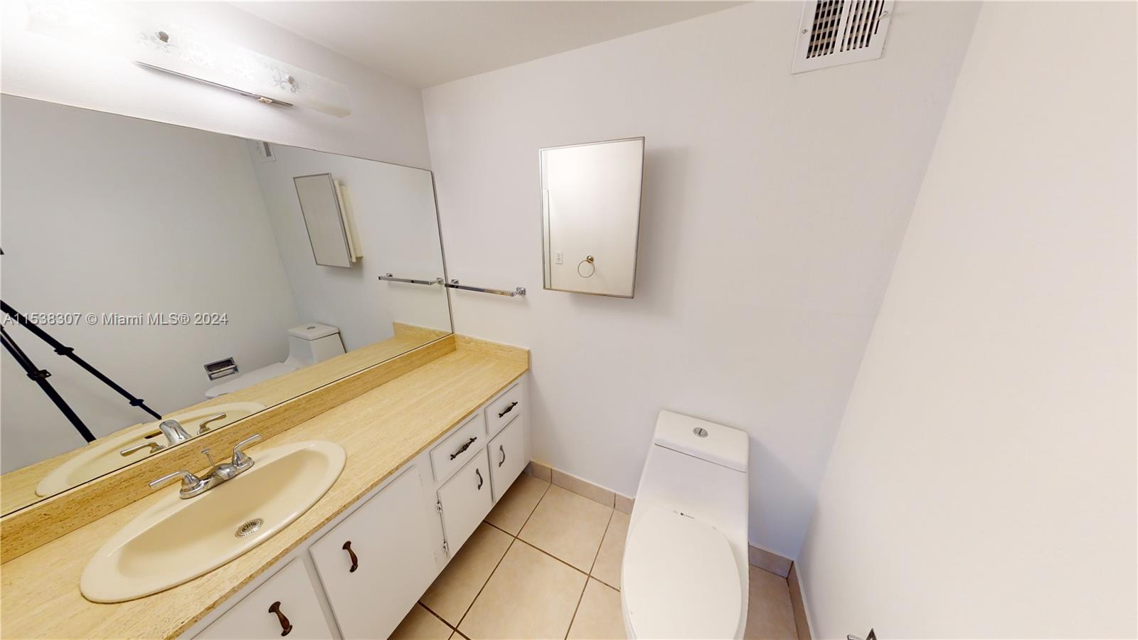 500 Three Islands Blvd 1107, Hallandale Beach, Florida 33009, 1 Bedroom Bedrooms, ,1 BathroomBathrooms,Residential,For Sale,500 Three Islands Blvd 1107,A11538307