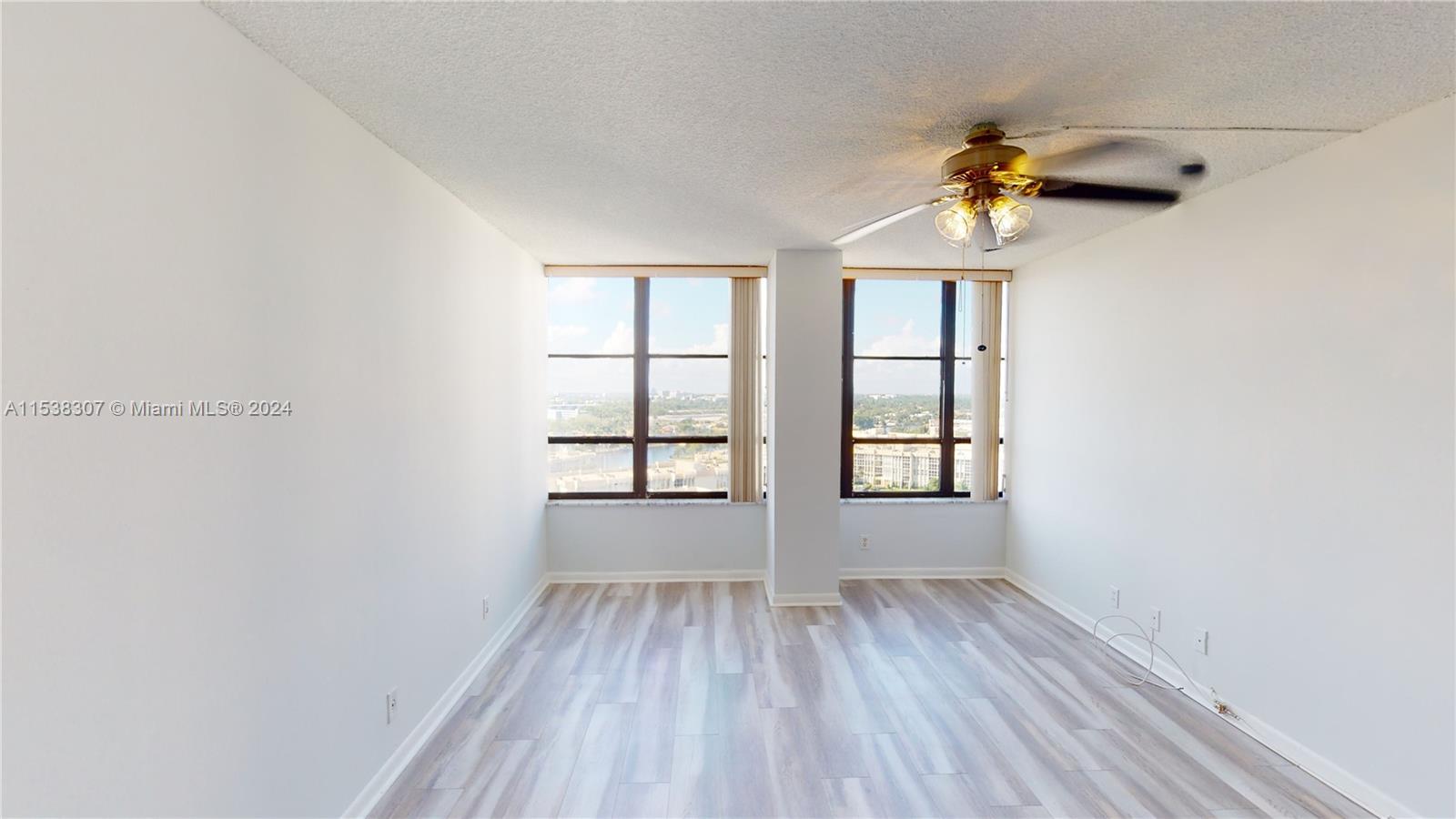 500 Three Islands Blvd 1107, Hallandale Beach, Florida 33009, 1 Bedroom Bedrooms, ,1 BathroomBathrooms,Residential,For Sale,500 Three Islands Blvd 1107,A11538307