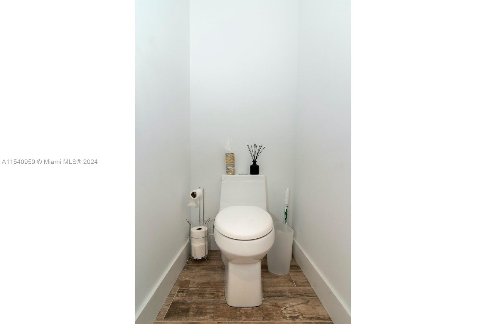 650 NE 32nd St 2608, Miami, Florida 33137, 1 Bedroom Bedrooms, ,1 BathroomBathrooms,Residential,For Sale,650 NE 32nd St 2608,A11540959