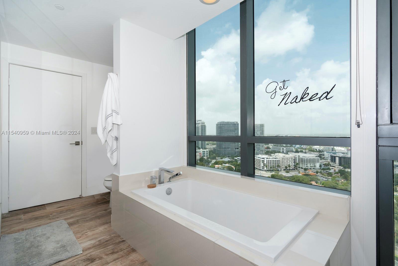 650 NE 32nd St 2608, Miami, Florida 33137, 1 Bedroom Bedrooms, ,1 BathroomBathrooms,Residential,For Sale,650 NE 32nd St 2608,A11540959