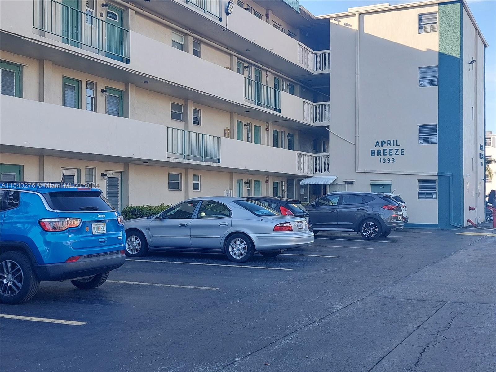 1333 E Hallandale Beach Blvd 305, Hallandale Beach, Florida 33009, 1 Bedroom Bedrooms, ,1 BathroomBathrooms,Residential,For Sale,1333 E Hallandale Beach Blvd 305,A11540276