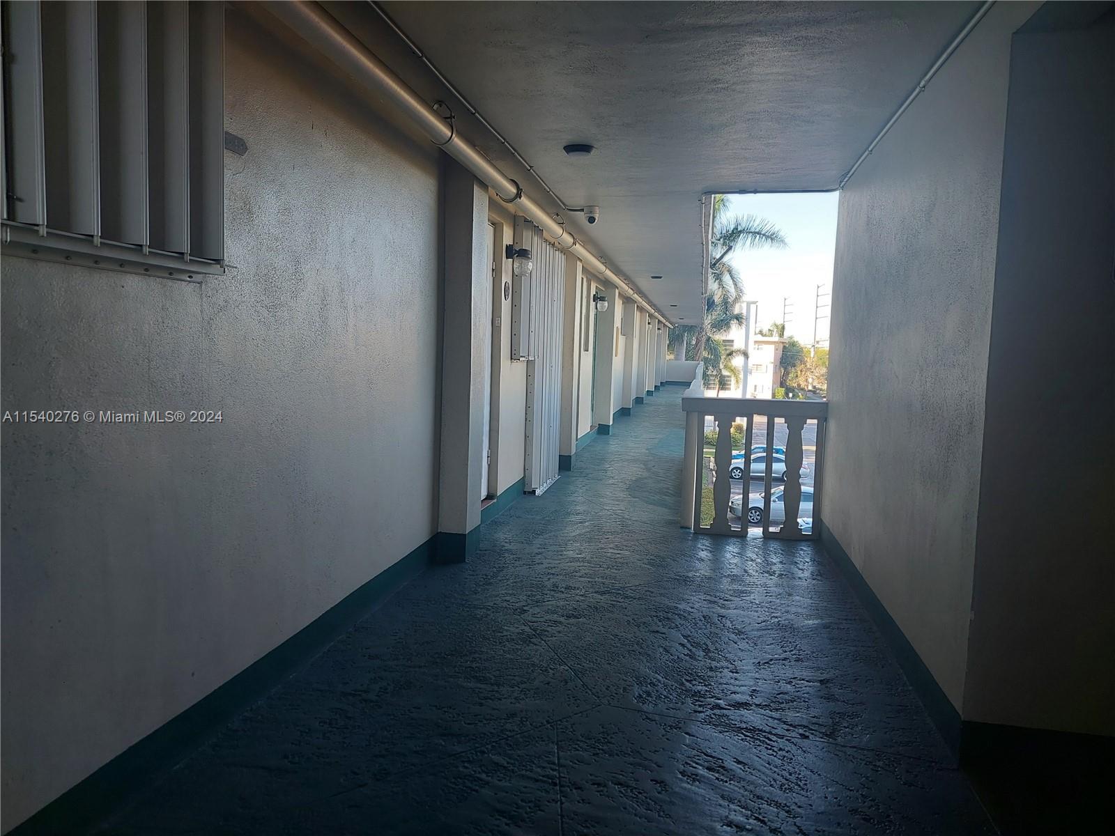 1333 E Hallandale Beach Blvd 305, Hallandale Beach, Florida 33009, 1 Bedroom Bedrooms, ,1 BathroomBathrooms,Residential,For Sale,1333 E Hallandale Beach Blvd 305,A11540276