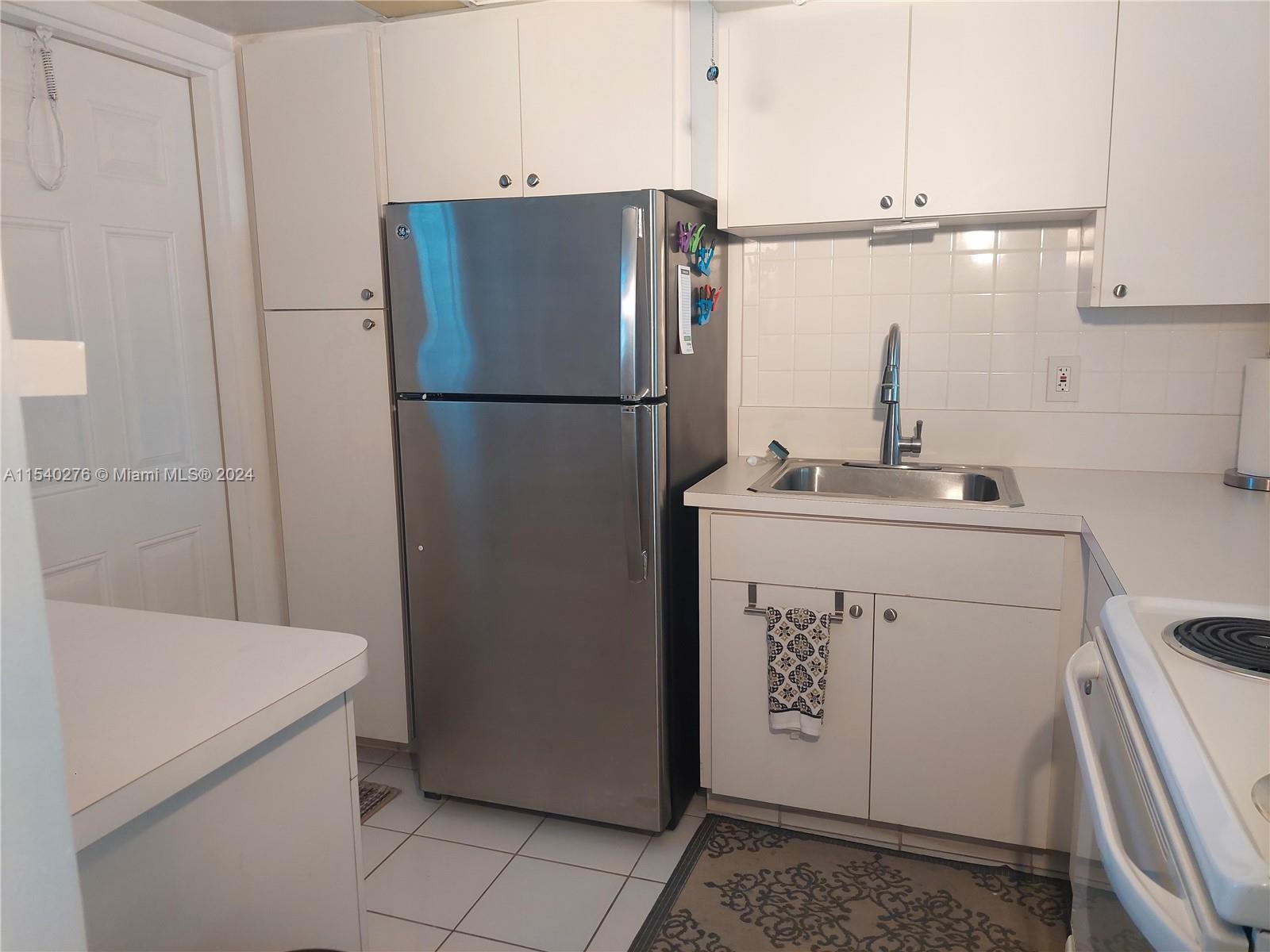 1333 E Hallandale Beach Blvd 305, Hallandale Beach, Florida 33009, 1 Bedroom Bedrooms, ,1 BathroomBathrooms,Residential,For Sale,1333 E Hallandale Beach Blvd 305,A11540276