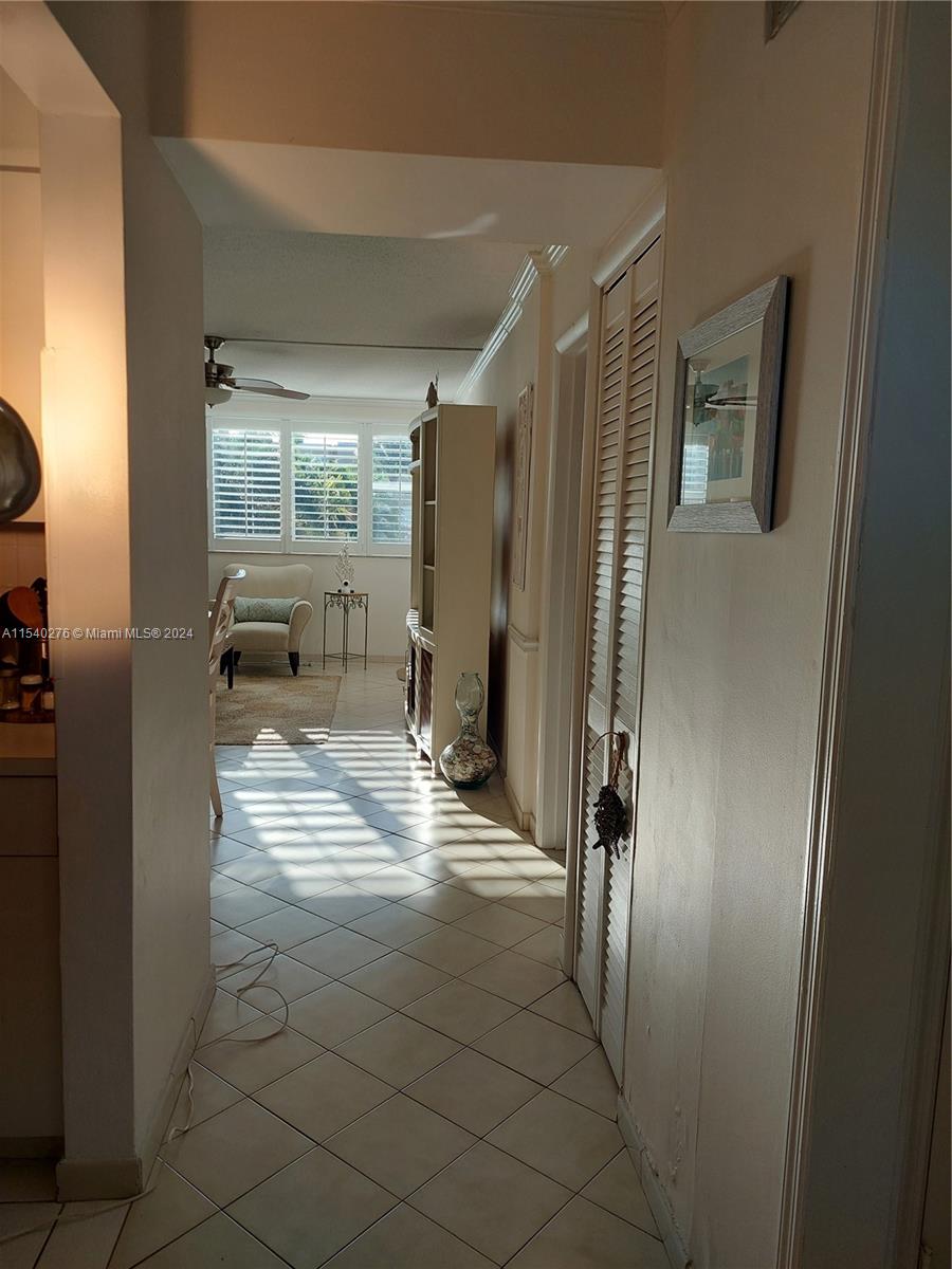 1333 E Hallandale Beach Blvd 305, Hallandale Beach, Florida 33009, 1 Bedroom Bedrooms, ,1 BathroomBathrooms,Residential,For Sale,1333 E Hallandale Beach Blvd 305,A11540276