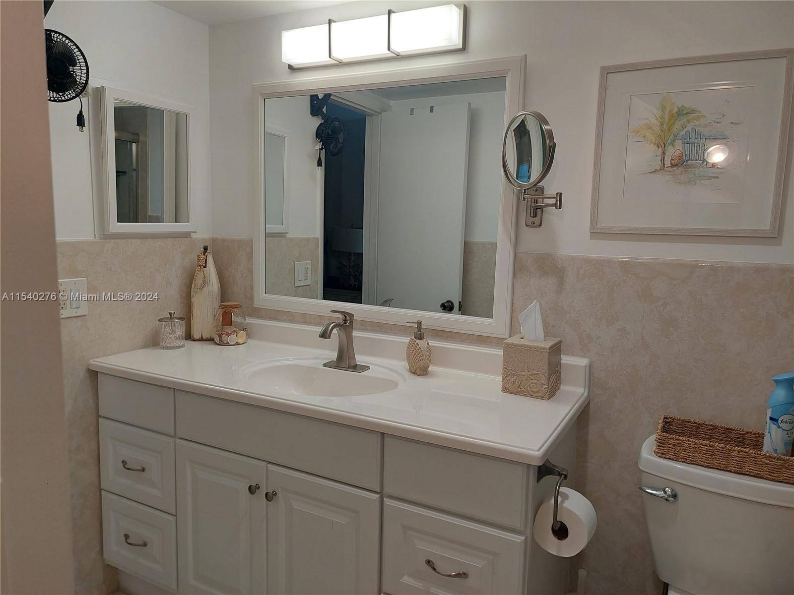 1333 E Hallandale Beach Blvd 305, Hallandale Beach, Florida 33009, 1 Bedroom Bedrooms, ,1 BathroomBathrooms,Residential,For Sale,1333 E Hallandale Beach Blvd 305,A11540276