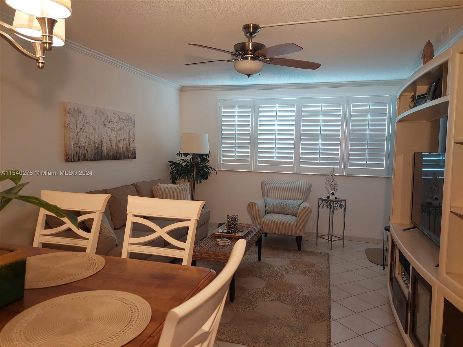 1333 E Hallandale Beach Blvd 305, Hallandale Beach, Florida 33009, 1 Bedroom Bedrooms, ,1 BathroomBathrooms,Residential,For Sale,1333 E Hallandale Beach Blvd 305,A11540276