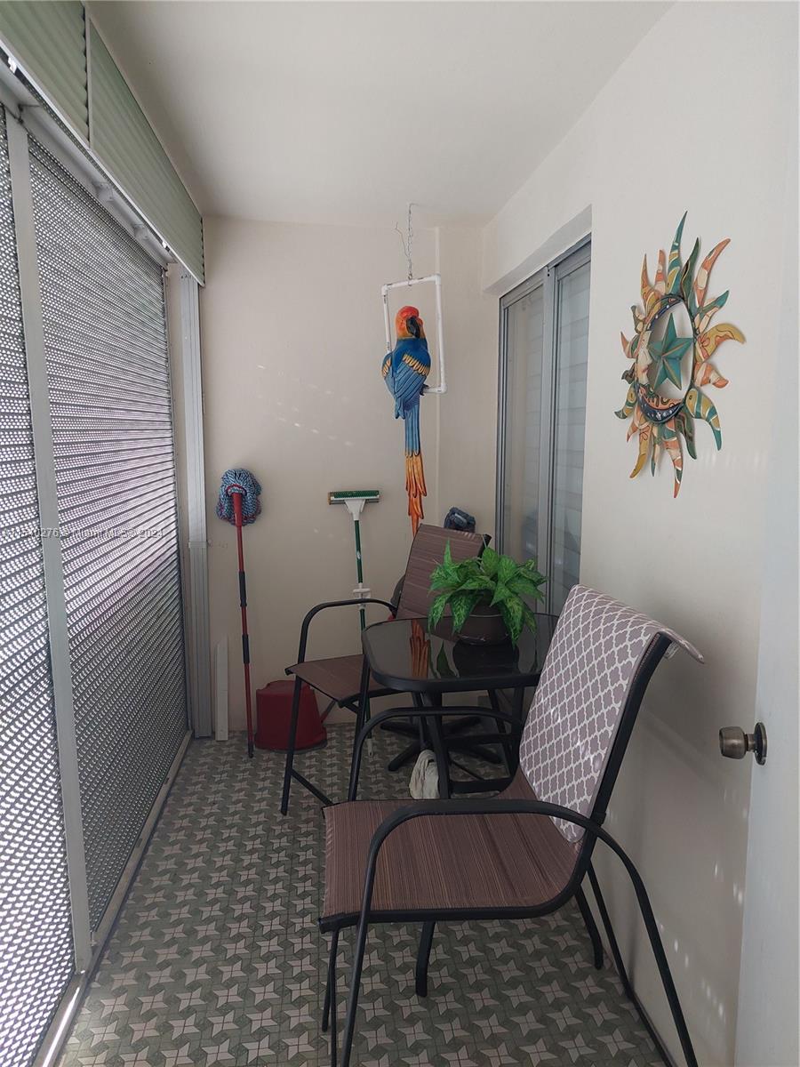 1333 E Hallandale Beach Blvd 305, Hallandale Beach, Florida 33009, 1 Bedroom Bedrooms, ,1 BathroomBathrooms,Residential,For Sale,1333 E Hallandale Beach Blvd 305,A11540276