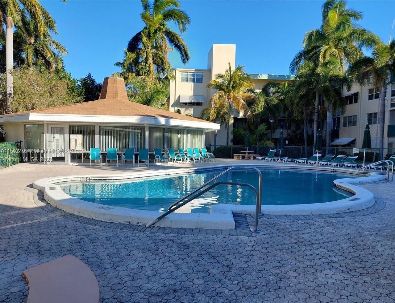 1333 E Hallandale Beach Blvd 305, Hallandale Beach, Florida 33009, 1 Bedroom Bedrooms, ,1 BathroomBathrooms,Residential,For Sale,1333 E Hallandale Beach Blvd 305,A11540276